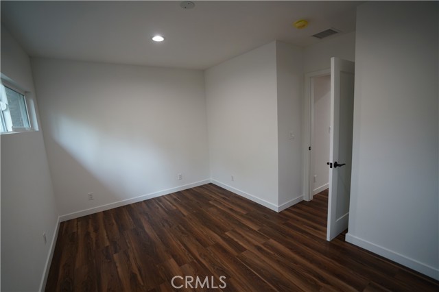 Detail Gallery Image 14 of 24 For 4466 Sherman Oaks Cir, Sherman Oaks,  CA 91403 - 3 Beds | 2 Baths