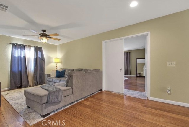 Detail Gallery Image 15 of 35 For 16278 Pablo Creek Ln, Fontana,  CA 92336 - 3 Beds | 2/1 Baths