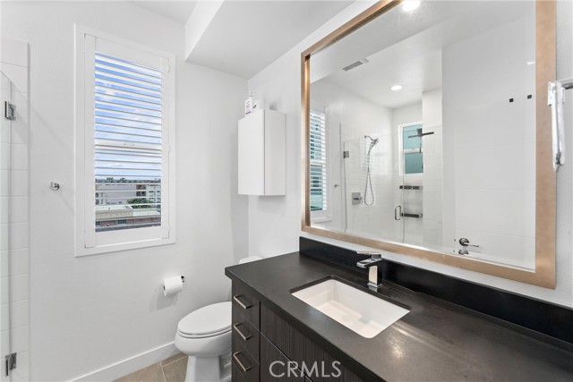 206 Alamo Court, Long Beach CA: https://media.crmls.org/medias/e24caaa2-e9b2-4212-bb2f-45d086c016ea.jpg
