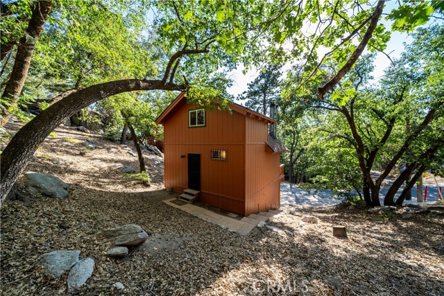 Detail Gallery Image 8 of 32 For 33411 Music Camp Rd, Running Springs,  CA 92382 - 1 Beds | 1 Baths