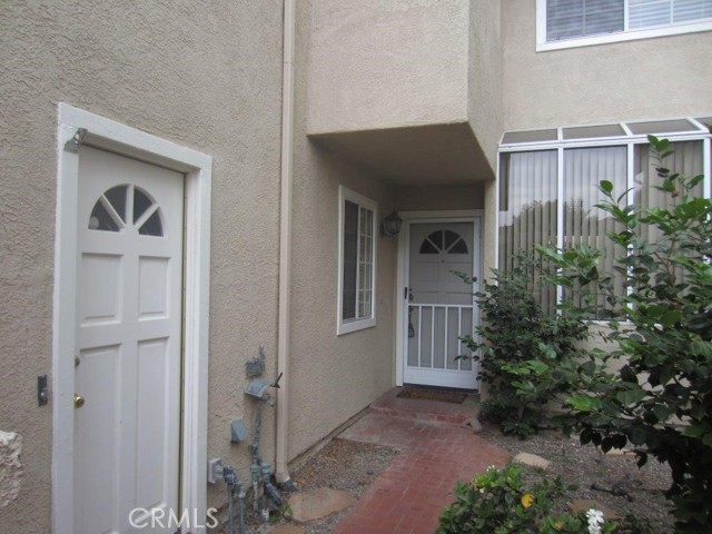 Detail Gallery Image 1 of 26 For 625 Ivywood Ln #C,  Simi Valley,  CA 93065 - 3 Beds | 2/1 Baths
