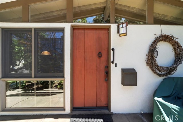 901 E Walnut Avenue, Glendora CA: https://media.crmls.org/medias/e24d2c18-4f63-421b-a6e6-178ee2e89b77.jpg