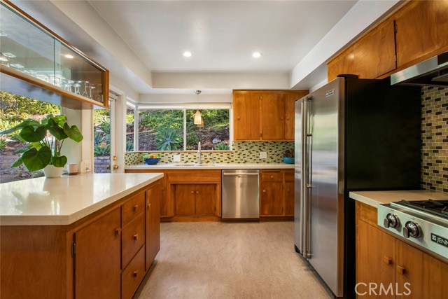 Detail Gallery Image 21 of 54 For 2820 E Chevy Chase Dr, Glendale,  CA 91206 - 2 Beds | 2 Baths