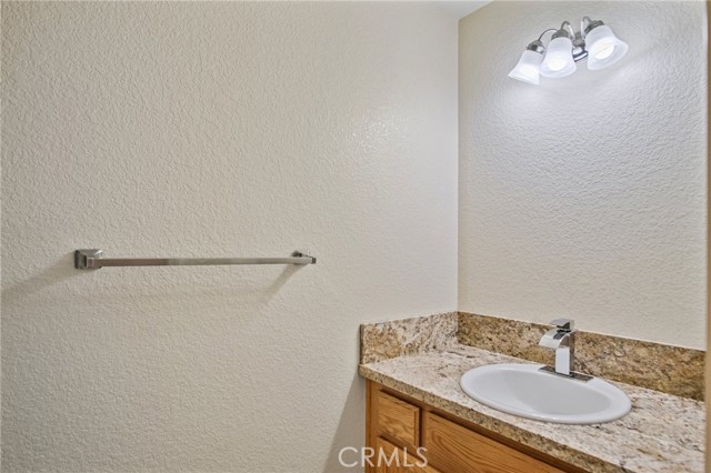 Detail Gallery Image 13 of 29 For 538 Mikey Pl, Manteca,  CA 95336 - 3 Beds | 2/1 Baths