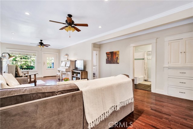 Detail Gallery Image 14 of 63 For 4562 Lomita, Los Angeles,  CA 90019 - 3 Beds | 2 Baths