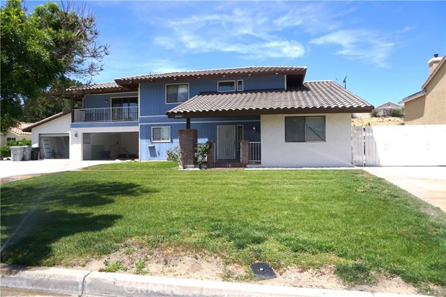 Detail Gallery Image 1 of 32 For 13510 Hidden Valley Rd, Victorville,  CA 92395 - 3 Beds | 3 Baths
