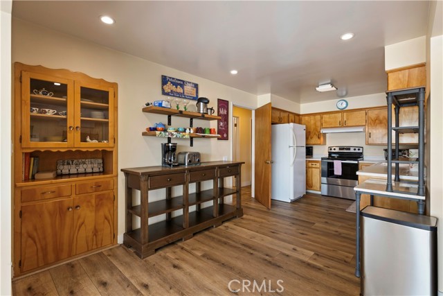 Detail Gallery Image 14 of 63 For 11145 E Highway 20, Clearlake Oaks,  CA 95423 - 4 Beds | 2/1 Baths