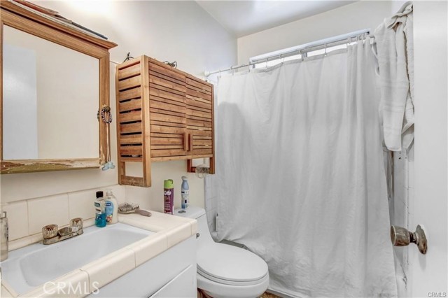 11258 Ohio Avenue, Los Angeles CA: https://media.crmls.org/medias/e252e886-c0ea-45b0-b85c-21e9dbd9c5b3.jpg