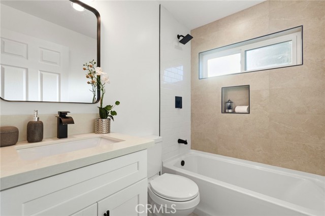 Detail Gallery Image 59 of 74 For 2140 N Rose St, Burbank,  CA 91505 - 5 Beds | 3/1 Baths