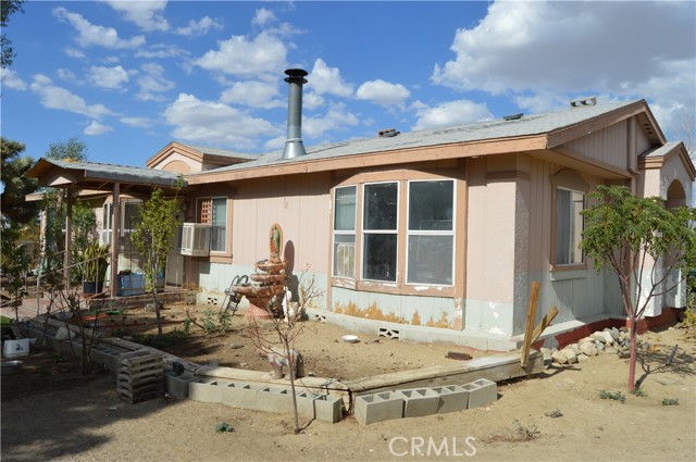 Detail Gallery Image 4 of 60 For 12263 Mountain Rd, Pinon Hills,  CA 92372 - 3 Beds | 2 Baths