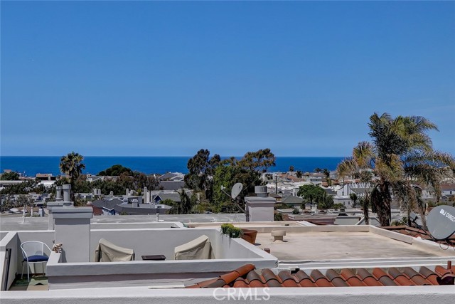 726 1st Place, Hermosa Beach, California 90254, 4 Bedrooms Bedrooms, ,3 BathroomsBathrooms,Residential,Sold,1st,SB22091741