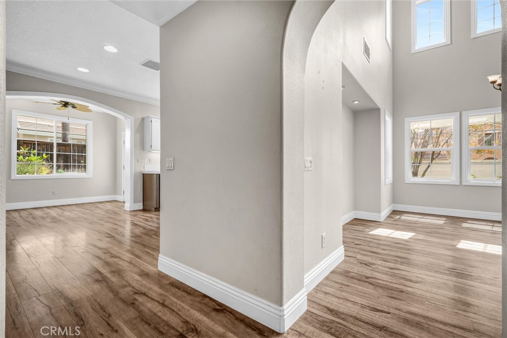 MLS #OC25165987 img 16