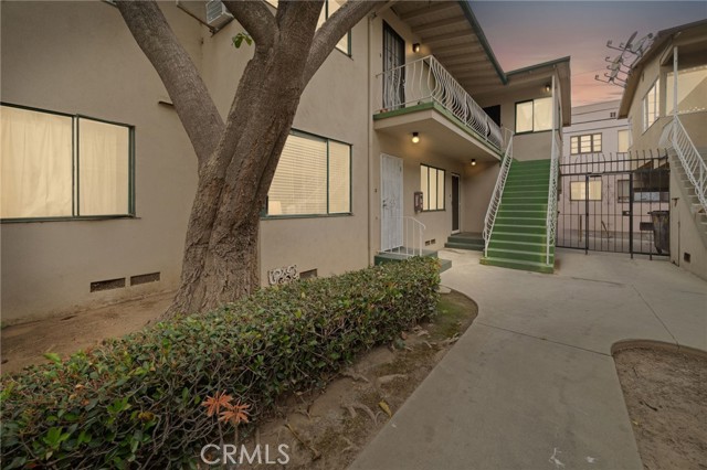 617 Cedar Avenue, Long Beach CA: https://media.crmls.org/medias/e25371e1-45c8-46ba-b047-dfed9e6cdd85.jpg