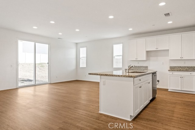 14226 Sonoma Court, Beaumont CA: https://media.crmls.org/medias/e2542d7a-56ef-47c8-9b93-6496b5b6e808.jpg
