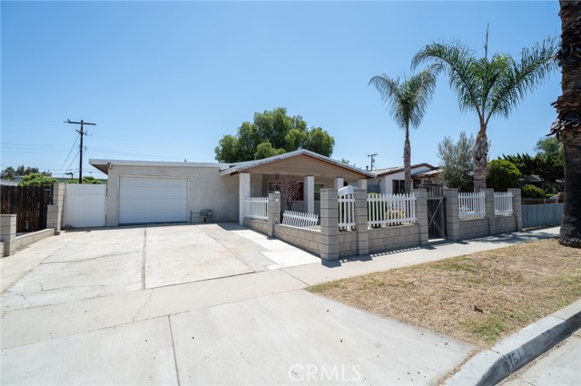 Detail Gallery Image 2 of 18 For 161 N Cota St, Corona,  CA 92882 - 2 Beds | 1 Baths