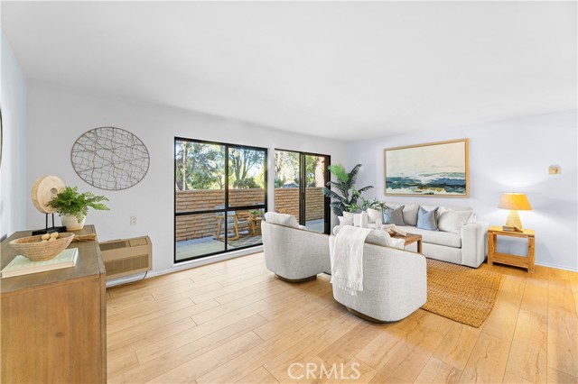 Detail Gallery Image 2 of 37 For 841 Ronda Sevilla #B,  Laguna Woods,  CA 92654 - 2 Beds | 2 Baths