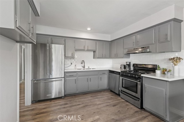 1921 Sherry Lane, Santa Ana CA: https://media.crmls.org/medias/e25568c7-4546-443c-b3d6-465a783f9cbc.jpg