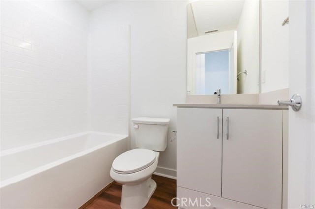 Detail Gallery Image 13 of 20 For 331 Placemark, Irvine,  CA 92614 - 2 Beds | 2/1 Baths