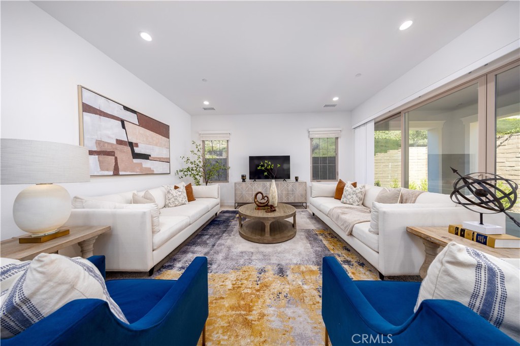 MLS #OC25171450 img 10