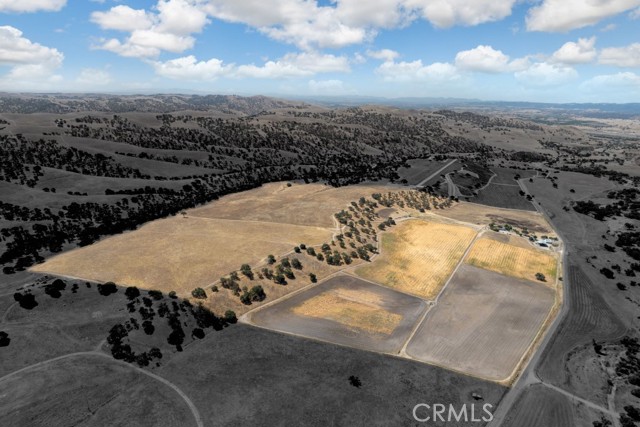 75429 Indian Valley Road, San Miguel CA: https://media.crmls.org/medias/e255d263-e5ba-4032-b48c-cb505edd7cff.jpg