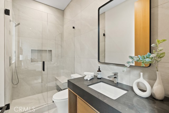 5727 Cahill Avenue, Tarzana CA: https://media.crmls.org/medias/e2562a4a-4a68-489d-b1d4-ae473b6f9143.jpg