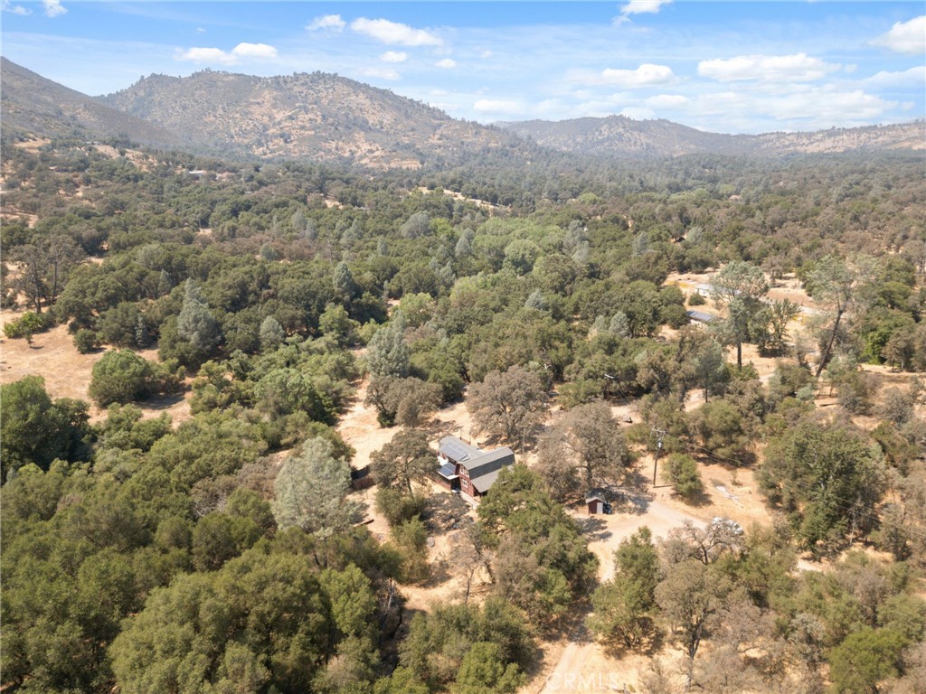 https://media.crmls.org/medias/e2574610-5285-4a8a-8fd4-70ad4e064559.jpg?preset=X-Large
