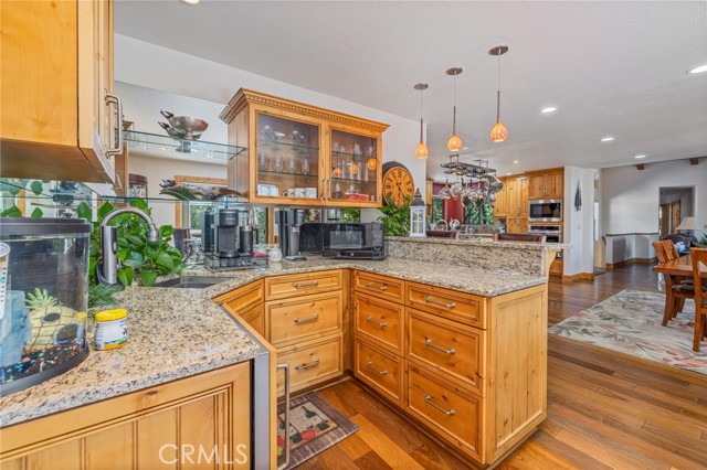 Detail Gallery Image 15 of 69 For 38800 Fawn Point Ln, Bass Lake,  CA 93604 - 5 Beds | 3/1 Baths