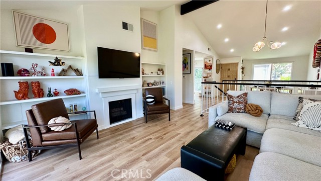 Detail Gallery Image 8 of 38 For 11467 Tampa Ave #154,  Porter Ranch,  CA 91326 - 3 Beds | 3 Baths