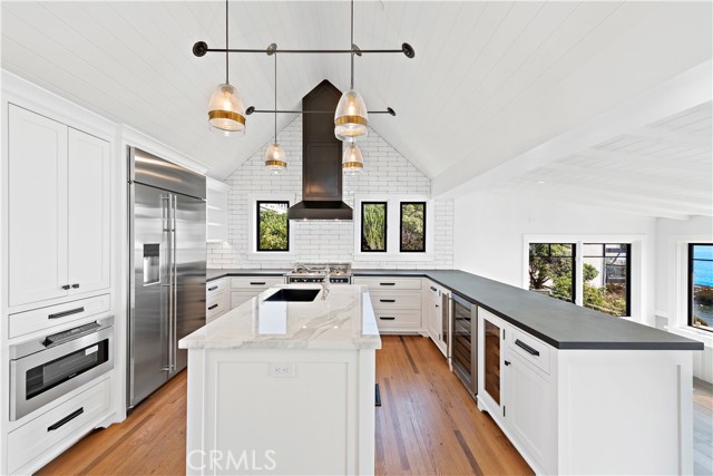 Detail Gallery Image 15 of 61 For 154 Pearl St, Laguna Beach,  CA 92651 - 3 Beds | 3 Baths