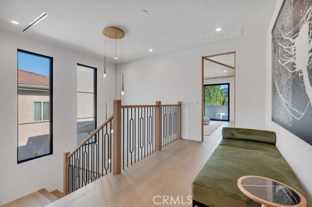 Detail Gallery Image 23 of 62 For 13024 Bloomfield St, Studio City,  CA 91604 - 6 Beds | 6/1 Baths