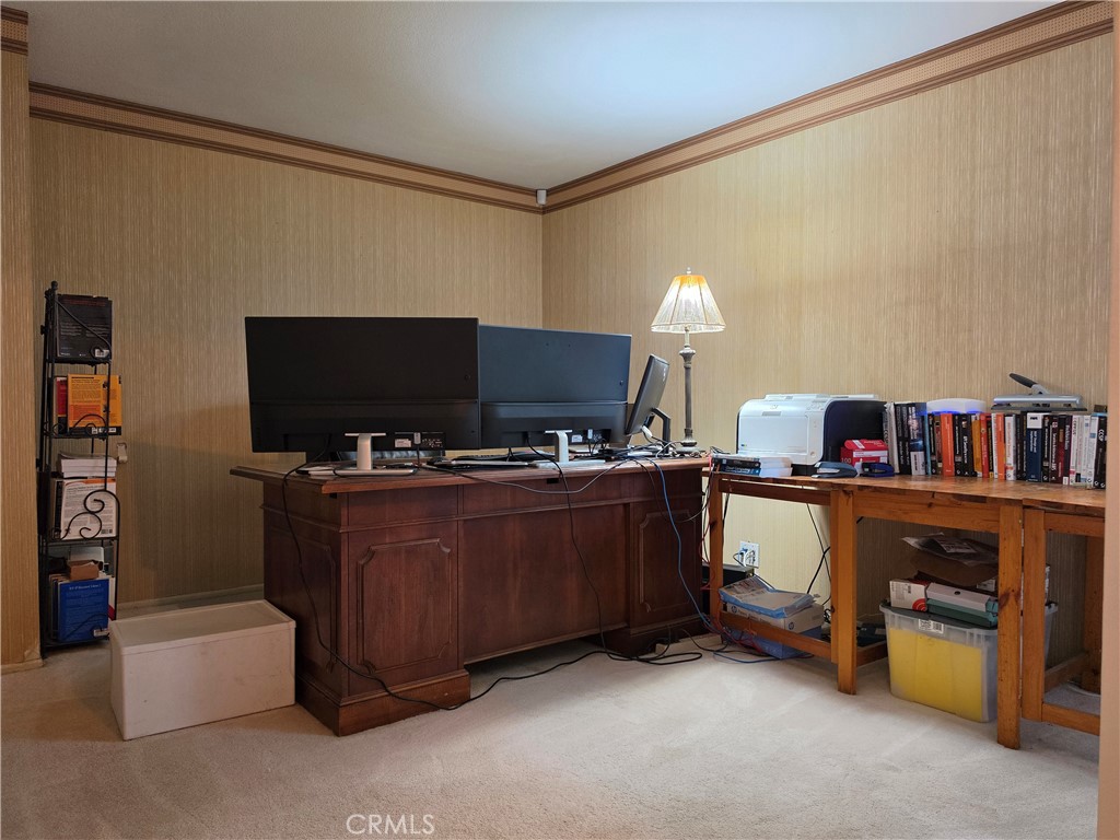 https://media.crmls.org/medias/e25a645a-2bfa-41cc-b181-c7adc51f8428.jpg?preset=X-Large