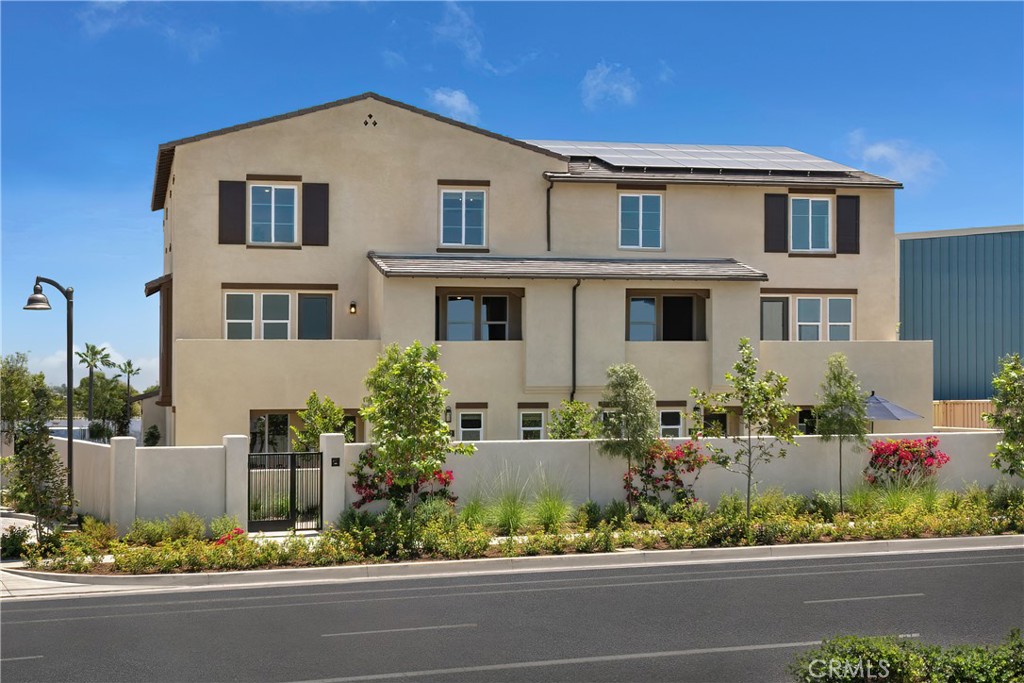 1950 W Sycamore Drive