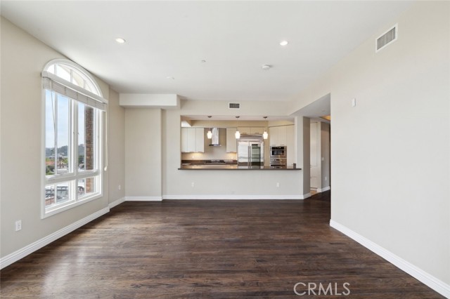 Detail Gallery Image 8 of 71 For 619 Caruso Ave, Glendale,  CA 91210 - 2 Beds | 3 Baths