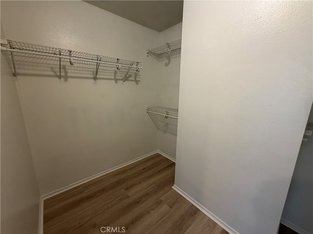 https://media.crmls.org/medias/e25b7049-eb45-435f-969a-a51e9ed7c5ec.jpg?preset=X-Large