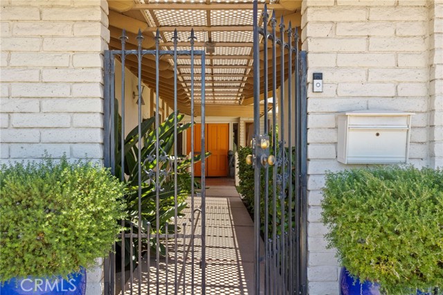 Detail Gallery Image 5 of 60 For 2924 Elm St, Bakersfield,  CA 93301 - 4 Beds | 2 Baths