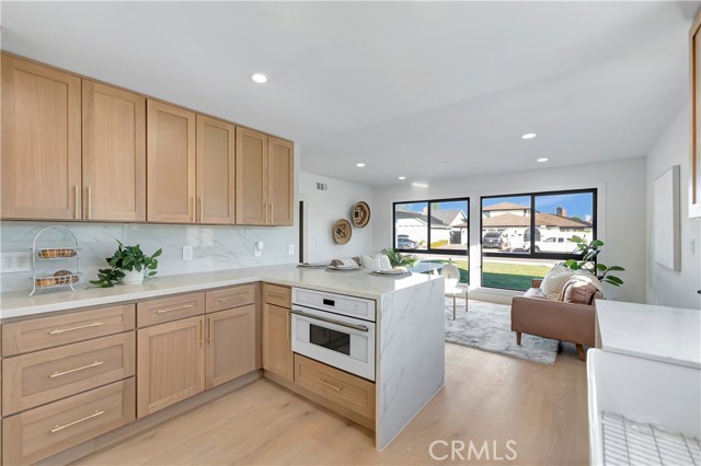 Detail Gallery Image 9 of 49 For 21211 Binghampton Cir, Huntington Beach,  CA 92646 - 4 Beds | 3 Baths