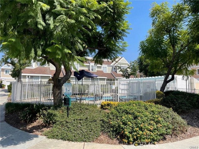 13750 Hubbard Street, Sylmar CA: https://media.crmls.org/medias/e25c8fec-5ad2-4d57-b630-43f445976958.jpg