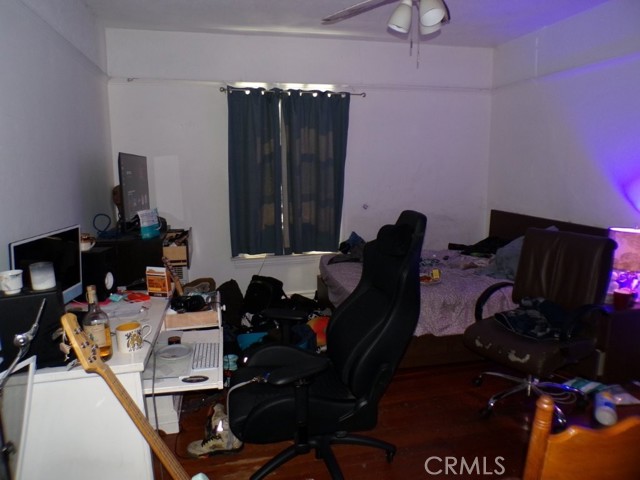 515 S Coronado Street, Los Angeles CA: https://media.crmls.org/medias/e25cd61f-fac7-4e32-80de-e61c252bb9b8.jpg