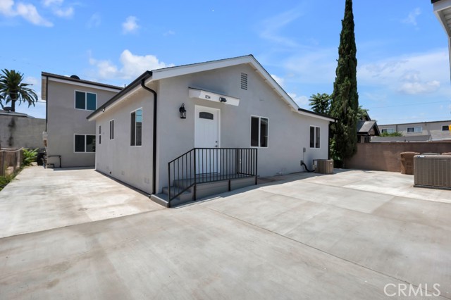 1234 W 89th Street, Los Angeles CA: https://media.crmls.org/medias/e25d57ea-6381-4688-81a7-0d62f2476733.jpg