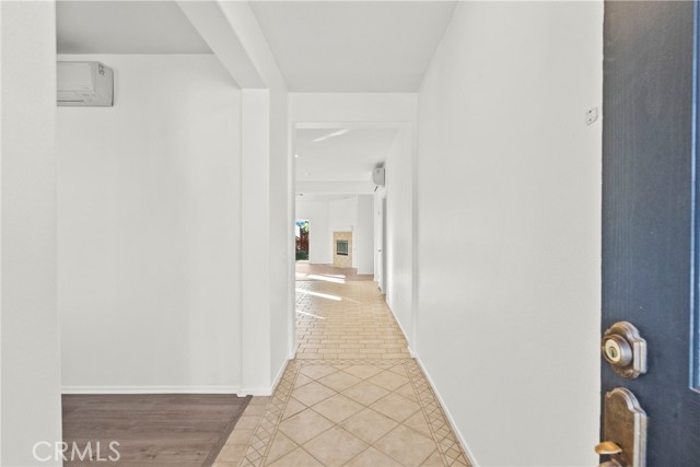 Detail Gallery Image 7 of 43 For 19914 via Joyce Dr, Saugus,  CA 91350 - 3 Beds | 2 Baths