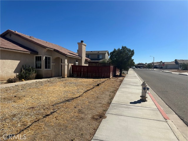 Detail Gallery Image 3 of 25 For 11557 Danielle Dr, Adelanto,  CA 92301 - 3 Beds | 2 Baths