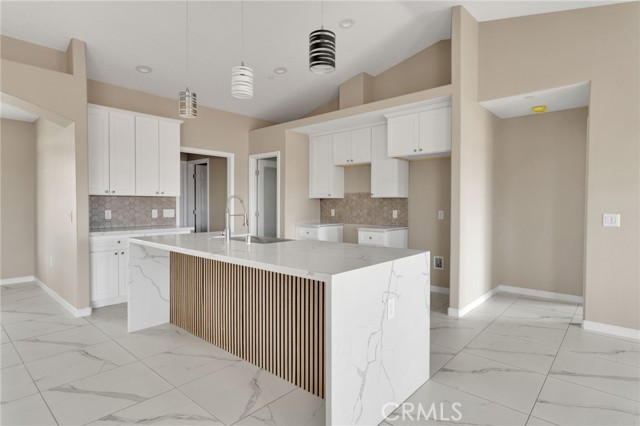 Detail Gallery Image 7 of 44 For 12584 Mesquite Rd, Apple Valley,  CA 92307 - 4 Beds | 2/1 Baths
