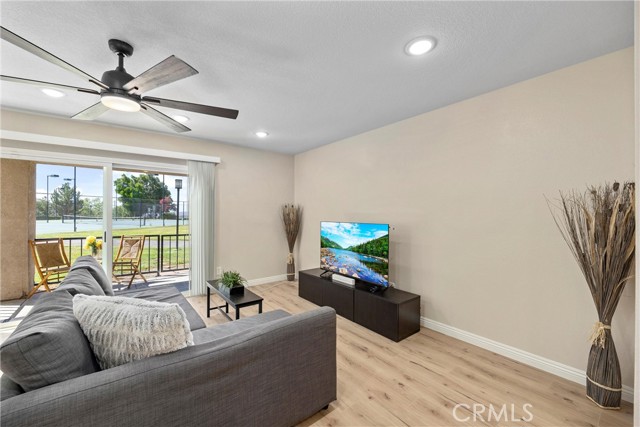 Detail Gallery Image 13 of 31 For 2592 Avenida Del Vista #H101,  Corona,  CA 92882 - 2 Beds | 2 Baths