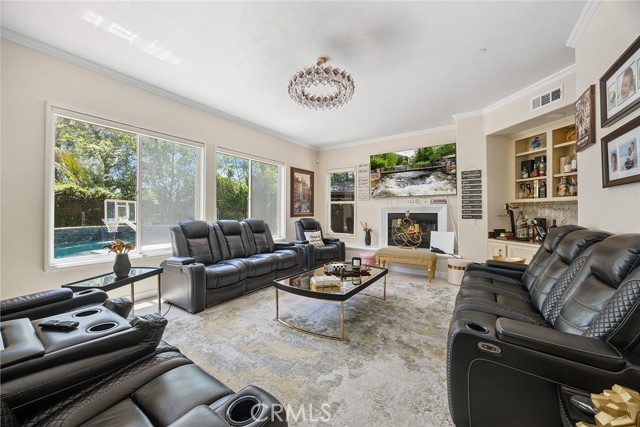 450 S Estate Drive, Orange CA: https://media.crmls.org/medias/e25ed8c4-5aeb-4547-a6c4-a73fa600b096.jpg