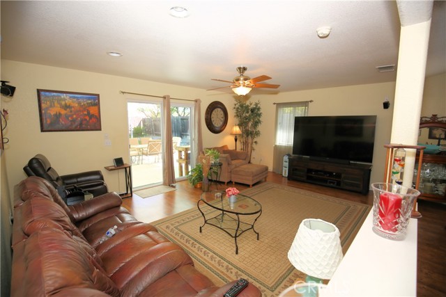 Detail Gallery Image 7 of 37 For 171 Bridgegate Ln, Paso Robles,  CA 93446 - 4 Beds | 3 Baths