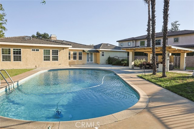 251 W Le Roy Avenue, Arcadia CA: https://media.crmls.org/medias/e25f3c70-ace4-4492-b26f-8456ba3b765e.jpg