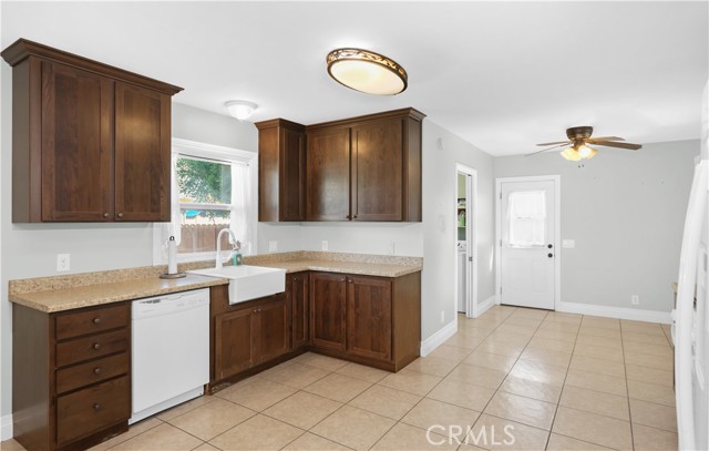 Detail Gallery Image 13 of 31 For 405 S Devon, Orange,  CA 92868 - 3 Beds | 1 Baths