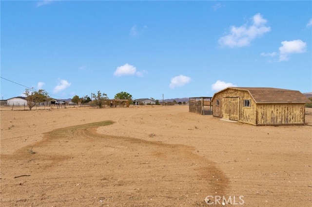22612 Viento Road, Apple Valley CA: https://media.crmls.org/medias/e2609255-8e59-41ce-ba99-0644cebec5c4.jpg