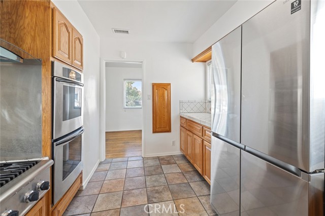 2058 Vancouver Avenue, Monterey Park CA: https://media.crmls.org/medias/e261d782-9fd2-483b-a46e-d492077841ea.jpg