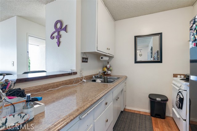 820 N Raymond Avenue, Pasadena CA: https://media.crmls.org/medias/e262669f-c224-4bd1-bc9e-4bd345e95608.jpg